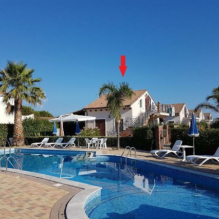 Mansarda Con Vista Piscina Villa กัมโปเฟลิเช ดิ โรชเชลลา ภายนอก รูปภาพ