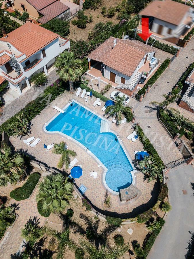 Mansarda Con Vista Piscina Villa กัมโปเฟลิเช ดิ โรชเชลลา ภายนอก รูปภาพ